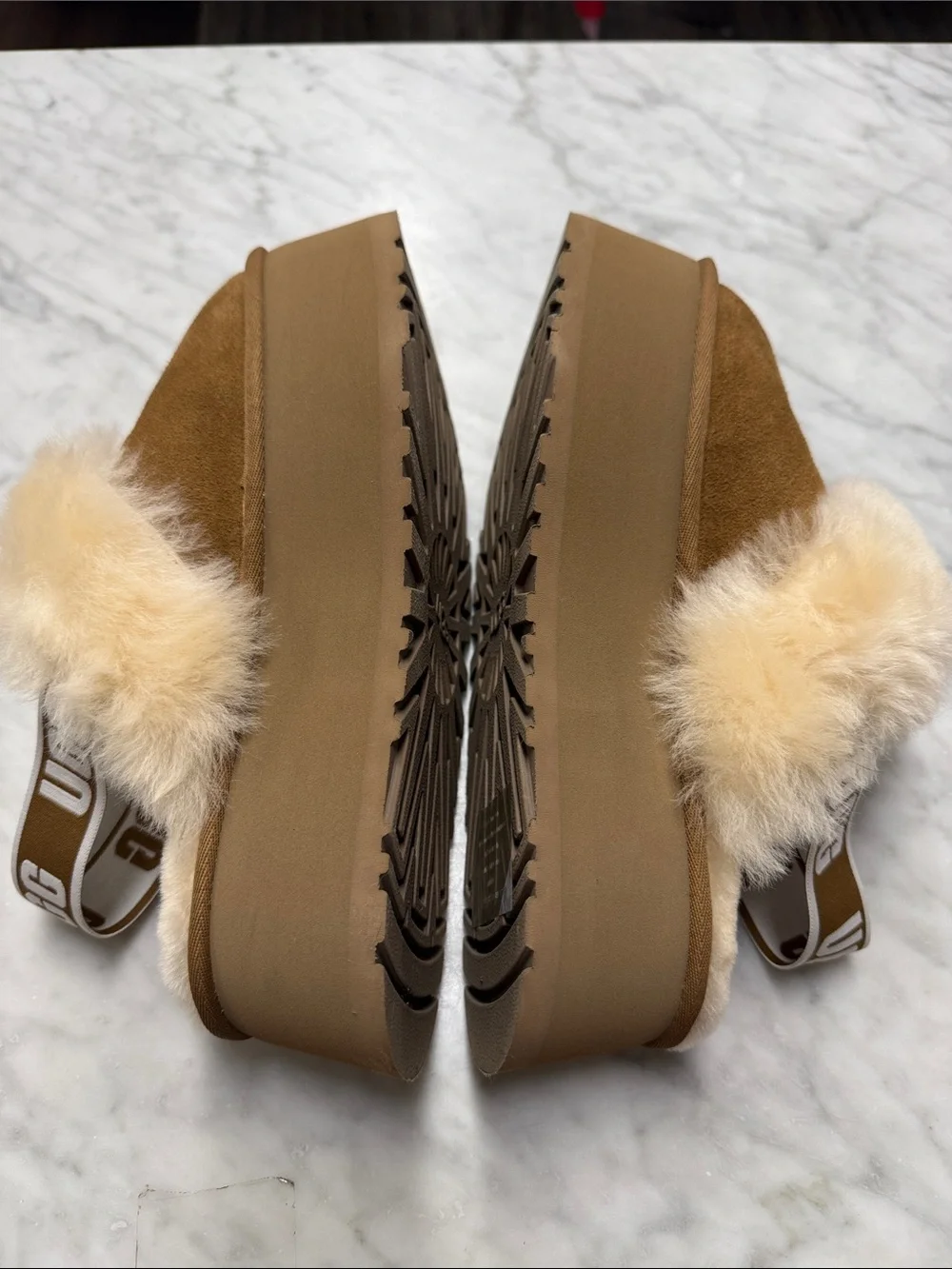 UGG NIB Women's Funkette Platform Suede Slippers in Chestnut Size 9